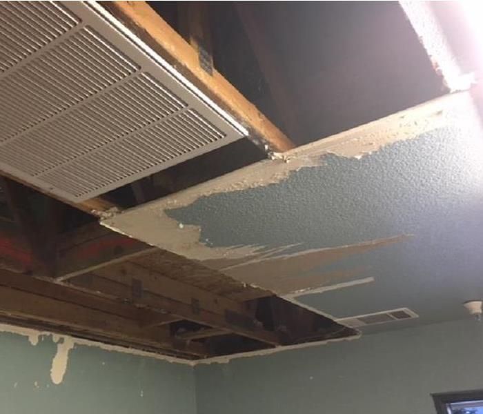 Water Damage mitigation, water damage cleanup, ceiling damage 